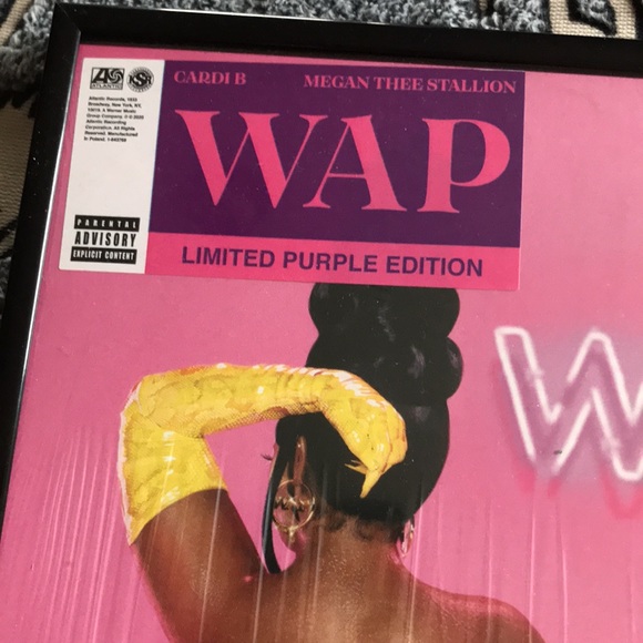 💜🆕SIGNED!! Cardi B x Megan Thee Stallion Purple Edition Vinyl of WAP!💜💜 - Picture 4 of 12